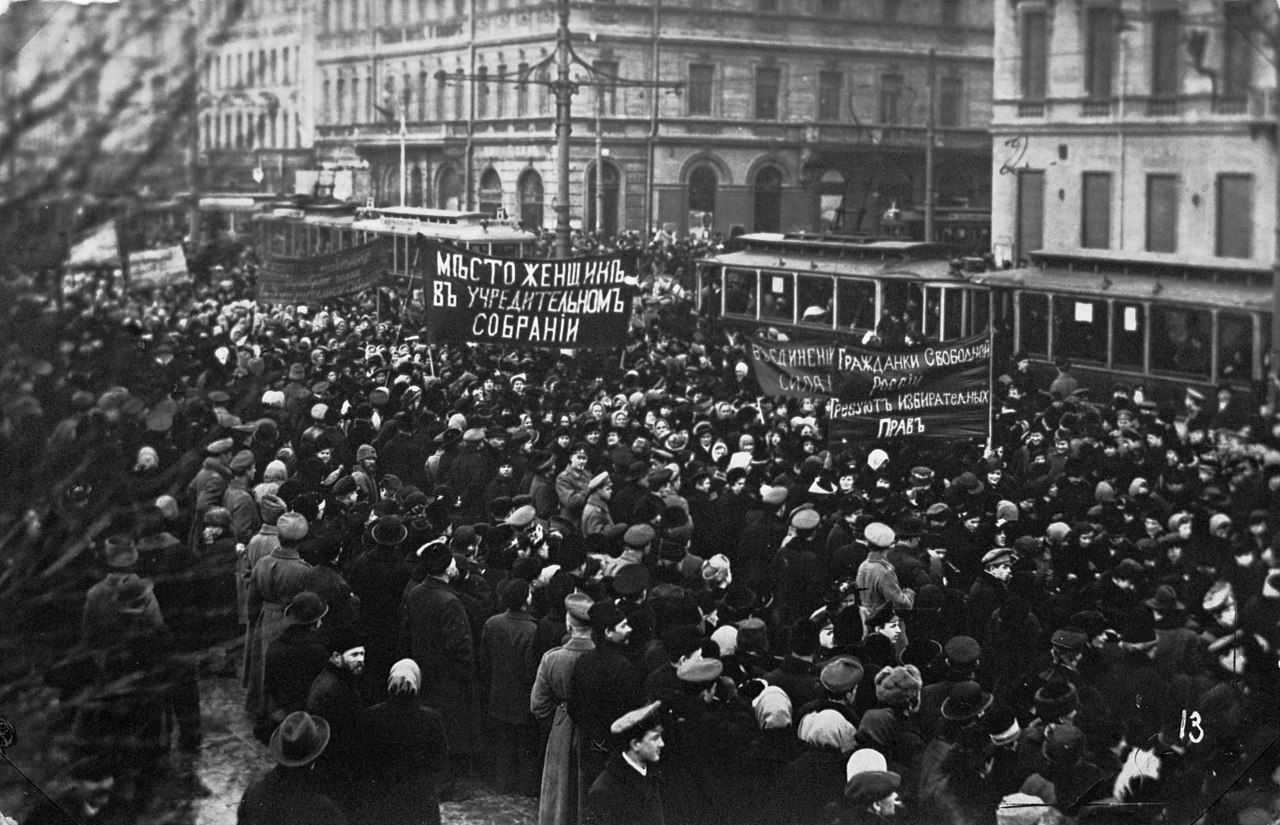 Coup, Uprising, or Collapse? Decoding the Historiography of 1917